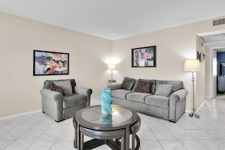 1084 Exeter E, Boca Raton, FL 33434