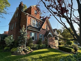 163-18 Cryders Ln, Flushing, NY 11357