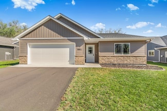 900 1/2 8th Ave N, Princeton, MN 55371