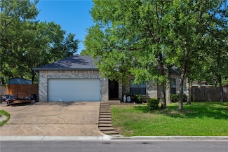 704 Summerglen Dr, College Station, TX 77840