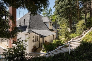28956 Palisades Dr, Lake Arrowhead, CA 92352