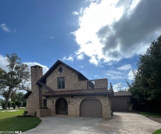 2223 Club House Dr, Lillian, AL 36549