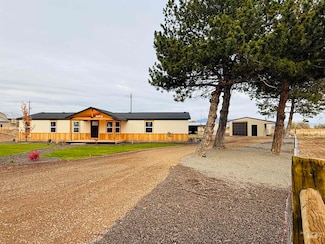 4558 NE Lott Rd, Mountain Home, ID 83647