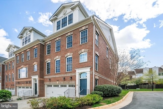 2082 Hutchison Grove Ct, Falls Church, VA 22043