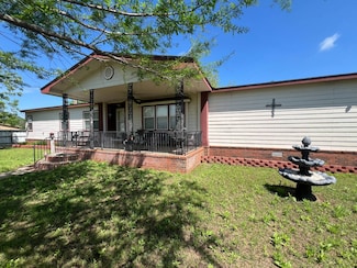 104 E J St, Ringling, OK 73456