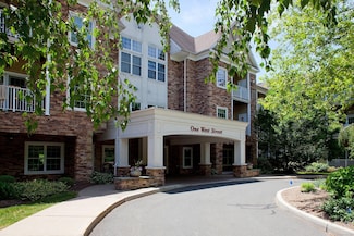 1 West St Unit 205, Simsbury, CT 06070
