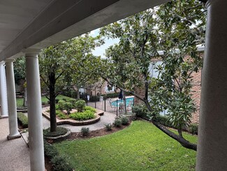 2121 Fountain View Dr Unit 40D, Houston, TX 77057