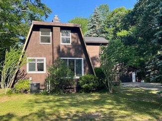 4037 N Jebavy Dr, Ludington, MI 49431