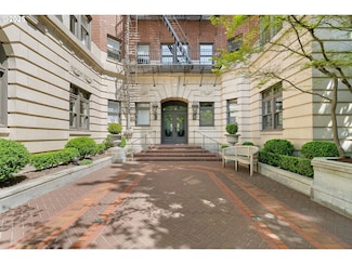2141 NW Davis St Unit 203, Portland, OR 97210