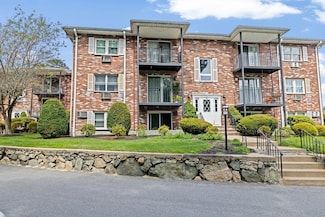 21 Pine St Unit E, Canton, MA 02021