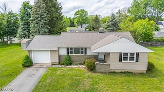 8 Lozaw Rd, Franklin, NJ 07416