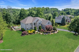 126 Laredo Dr, Morganville, NJ 07751