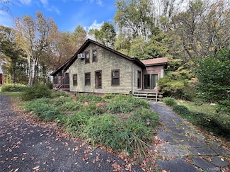 123 Plains Rd, New Paltz, NY 12561