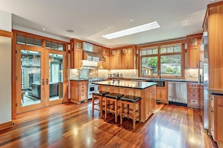 99 Granite St, Ashland, OR 97520