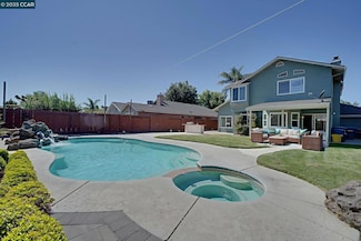 1210 Snow Ridge Ct, Modesto, CA 95351