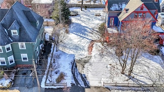 41 Larch St, Providence, RI 02906