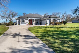 1927 County Road 243a, Wildwood, FL 34785
