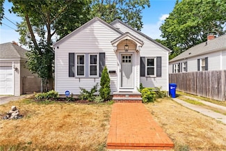 16 Hillview Ave, Providence, RI 02908