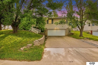 813 Janes View St, Papillion, NE 68046