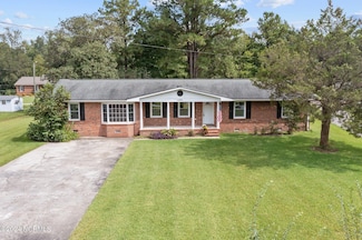 1292 Lake Cole Rd, Midway Park, NC 28544