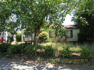 1624 N Elm St, Coquille, OR 97423