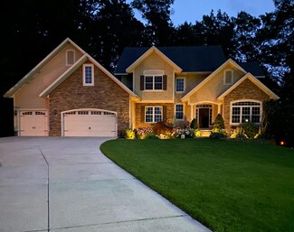 16510 W Willow Dr, Spring Lake, MI 49456
