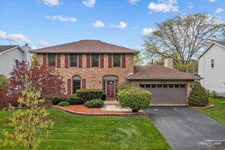 2441 Newport Dr, Naperville, IL 60565
