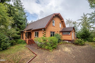 220 NE Magnolia St, Toledo, OR 97391