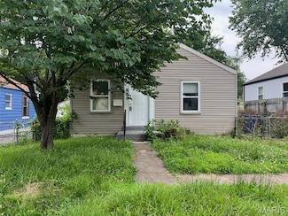 853 Nassau Dr, Saint Louis, MO 63147