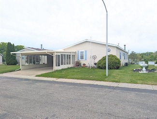 772 Hawick Cir, Mount Morris, MI 48458