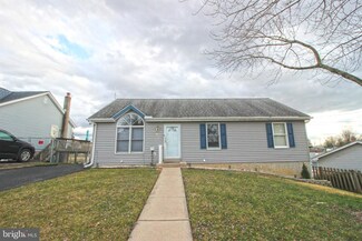 3649 N Clearwater Ln, Brookhaven, PA 19015