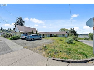 1902 Monroe St, Northbend, OR 97459