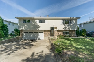 110 S Evergreen Ave, Addison, IL 60101