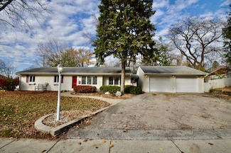 1930 W Weathersfield Way, Schaumburg, IL 60193