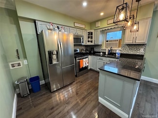 753 Clarence Ave, Bronx, NY 10465