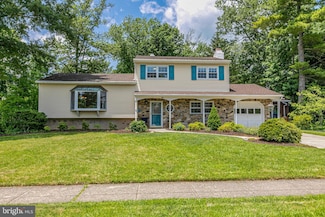 10 Camelia Ct, Lawrence Township, NJ 08648