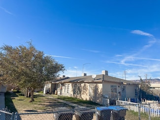 16355 K St, Mojave, CA 93501