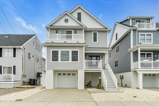 27 7th Ave, Seaside Heights, NJ 08751