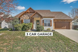 3512 N Ledgestone Dr, Ozark, MO 65721