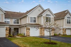 247 Concord Ln, Carol Stream, IL 60188