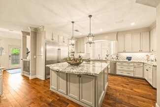 1119 Pinewood Ln, Seabrook, TX 77586