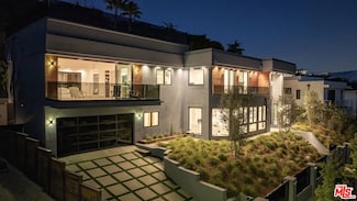 7911 Oceanus Dr, Los Angeles, CA 90046