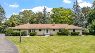 14 Willo Ln, Albany, NY 12211