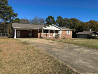 1218 Mcmillan St, Malvern, AR 72104