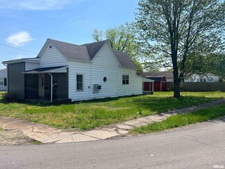 213 W McDonald St, Marion, IL 62959