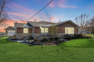 1271 E 500 North Rd, Cissna Park, IL 60924