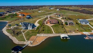 29735 N Point Ct, Moravia, IA 52571