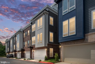 10584 Red Oak St, Fairfax, VA 22030