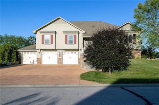 22617 Frontier Dr, Peculiar, MO 64078