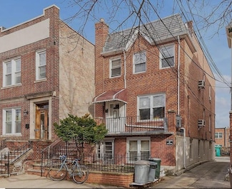 2549 42nd St, Astoria, NY 11103